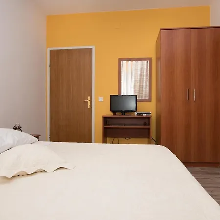 Apartments Lovric Vodice Exterior photo