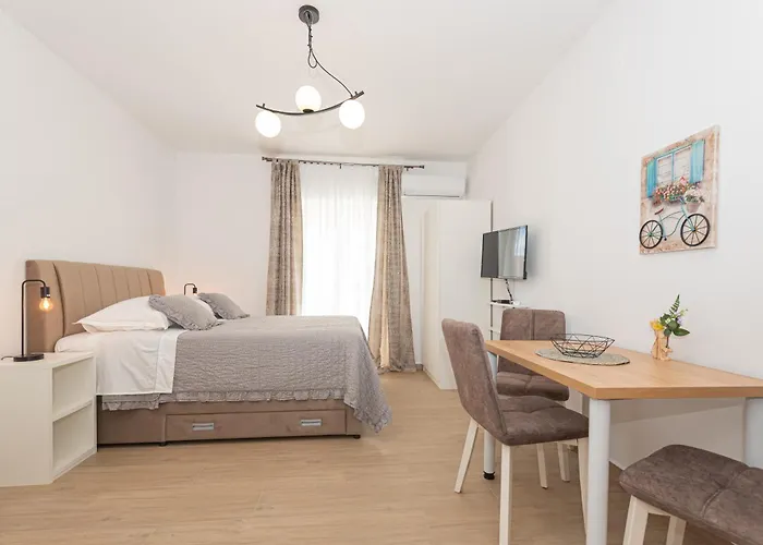 Apartments Lovric