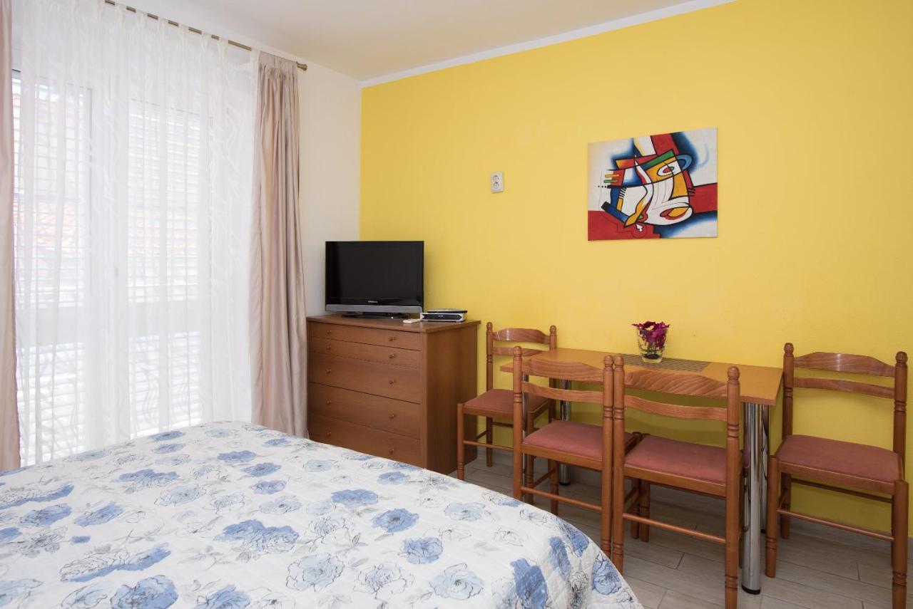 Apartment Lovric *
