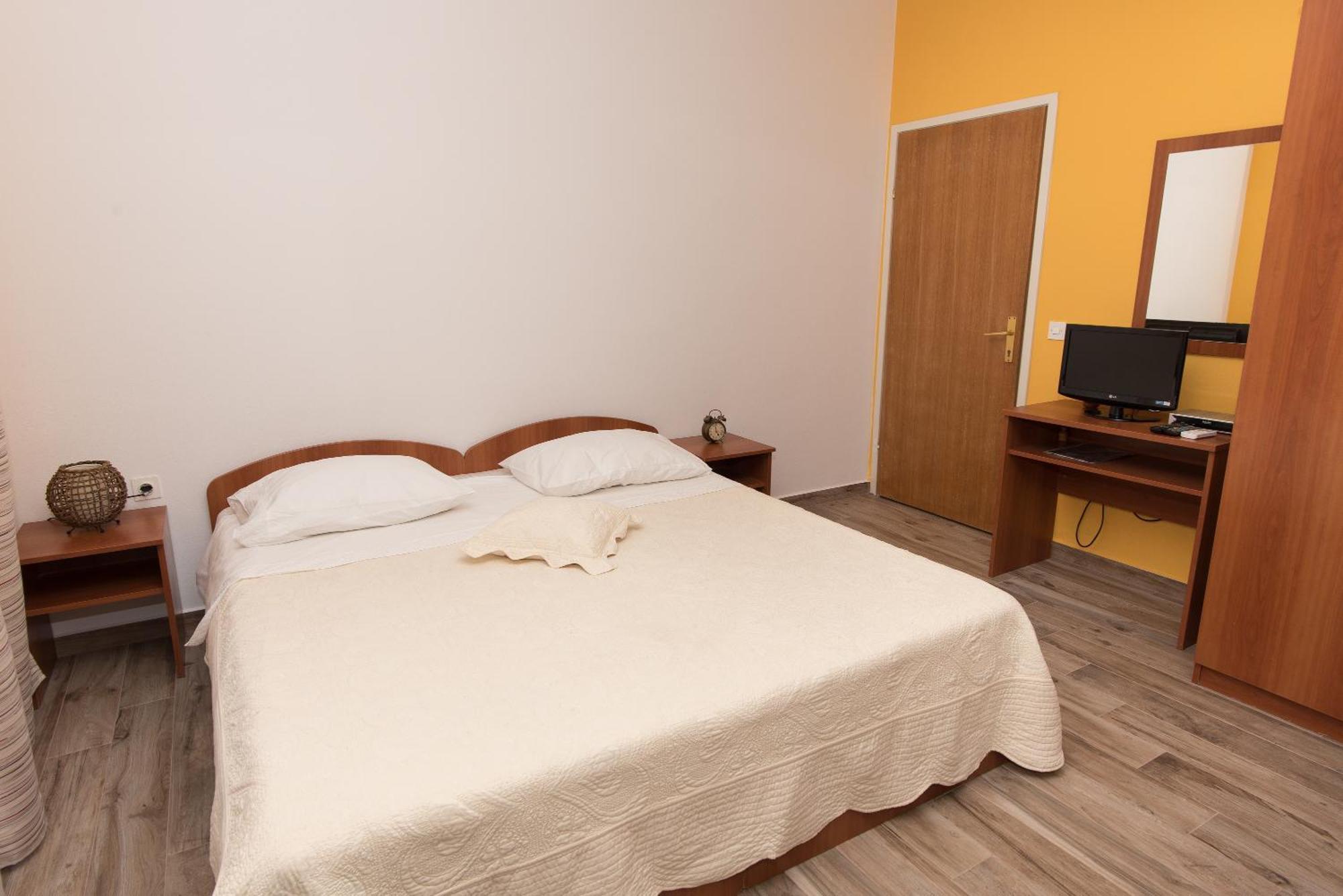 Apartment Lovric *